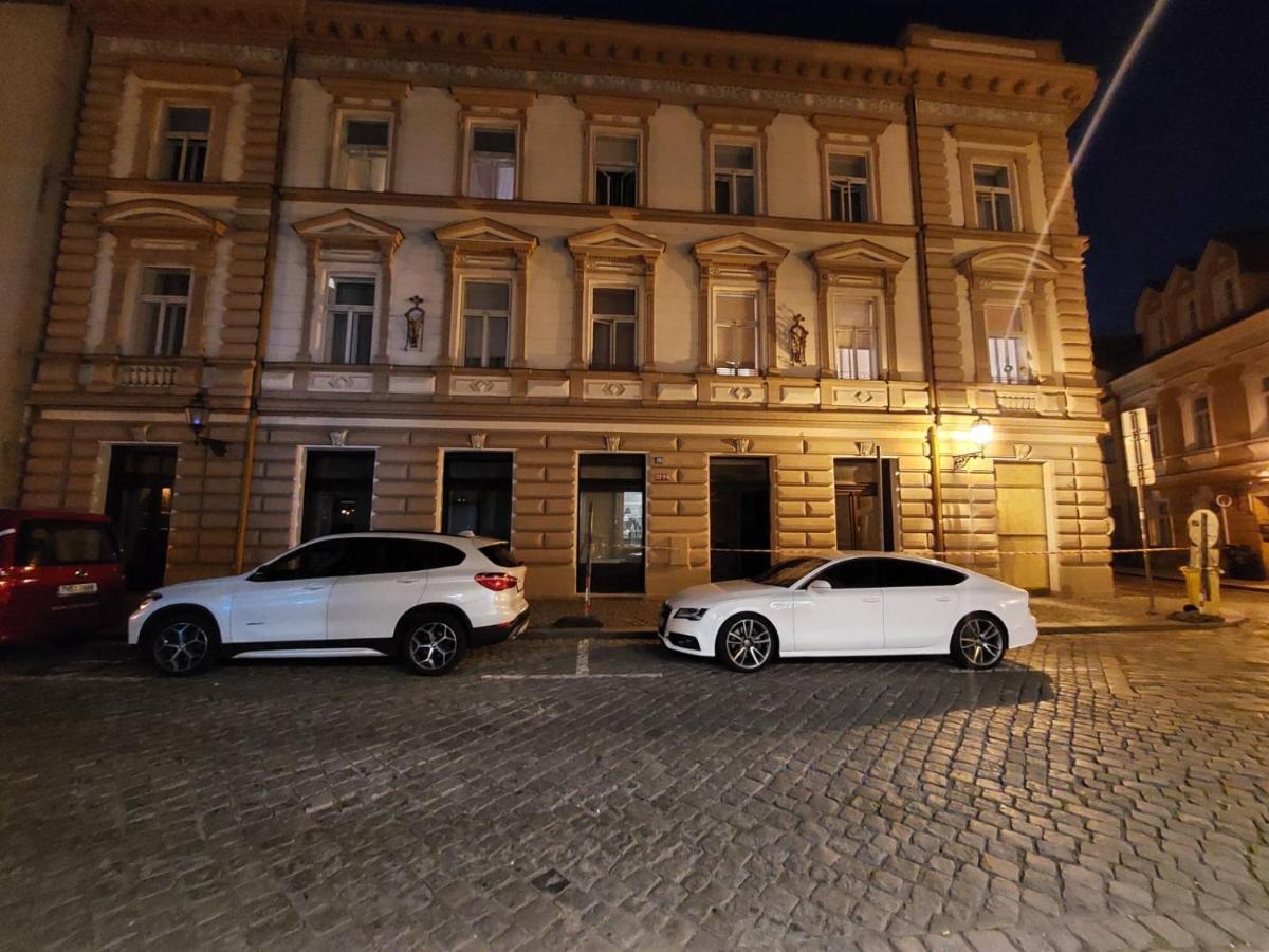 Exkluzivni Apartman V Prizemi V Hradci Kralove Hradec Králové Екстериор снимка
