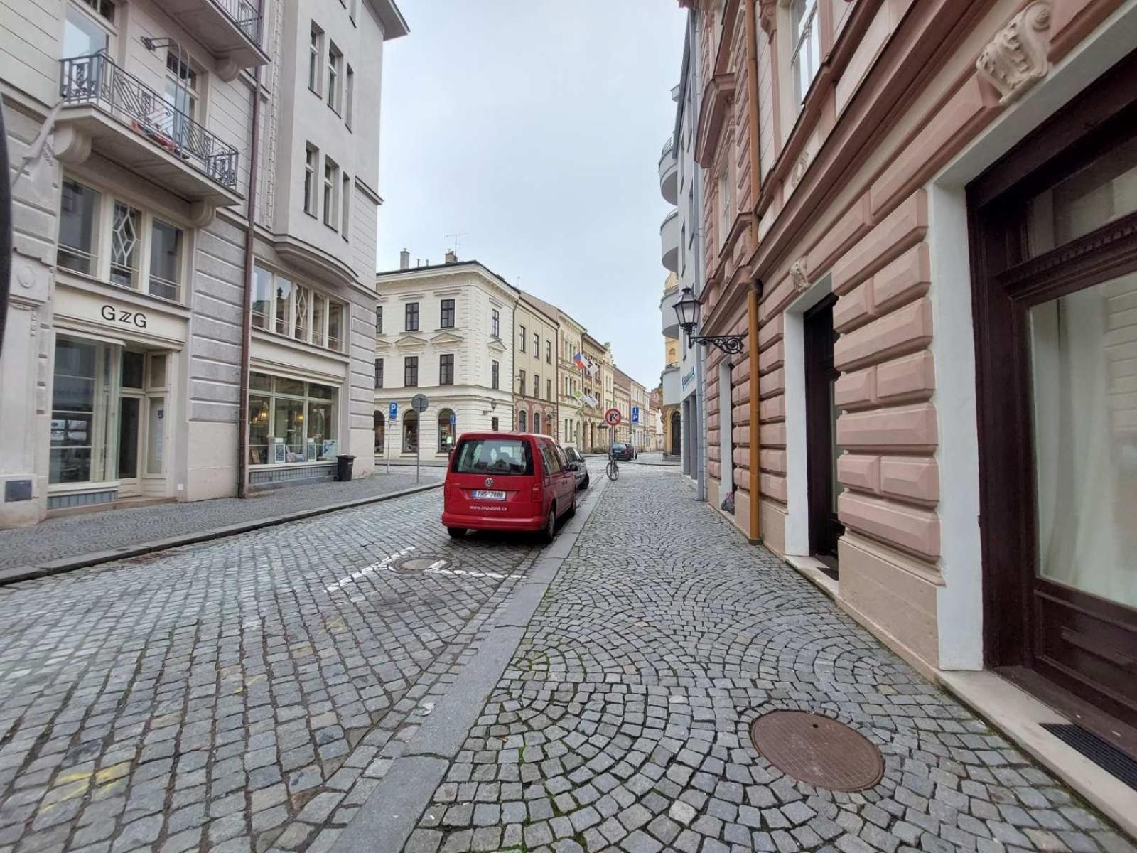 Exkluzivni Apartman V Prizemi V Hradci Kralove Hradec Králové Екстериор снимка